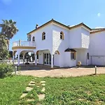 Villa grande piscine 5 min de la mer